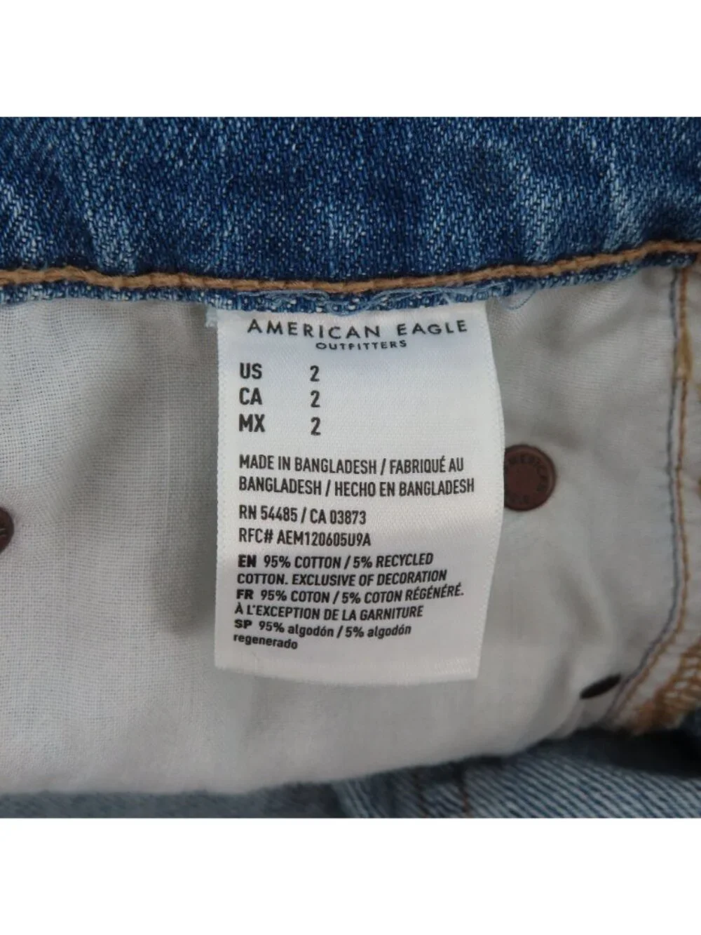 American Eagle Women 2 26W 90s Boyfriend Long Length Distressed Denim Shorts NEW